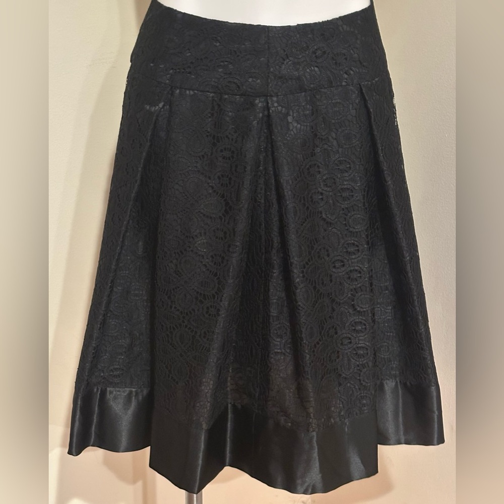 DONNA RICCO COLLECTION Black Lace Midi Fit & Flare Skirt. Bottom Satin Edge Sz 6